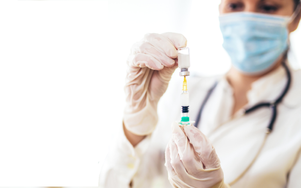 Ruszają badania kliniczne nad szczepionką Sanofi